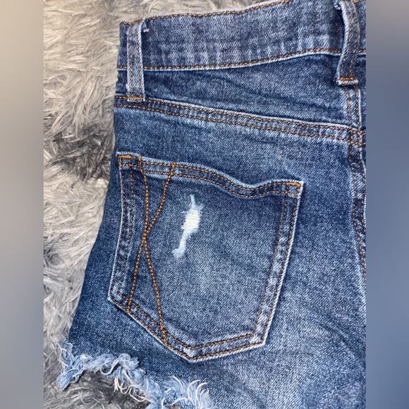 Kendall+Kylie, the icon short - Picture 5 of 7